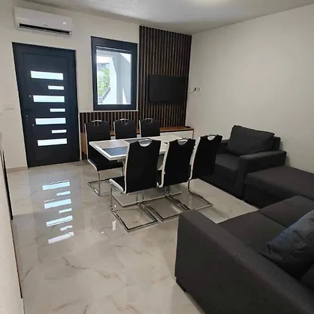 Andola Апартаменты