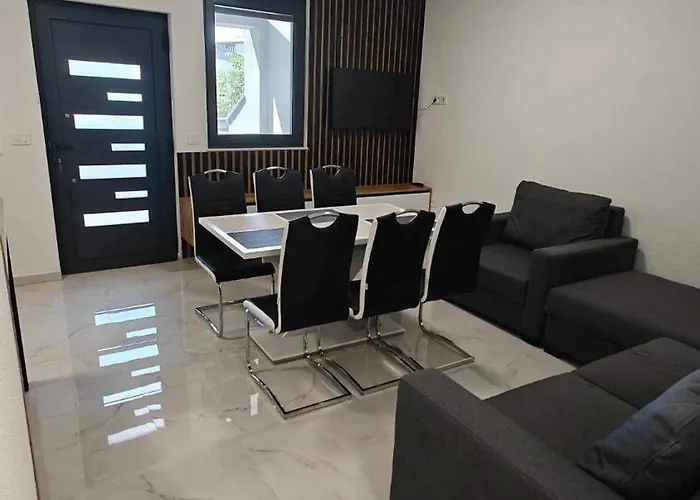 Andola Апартаменты